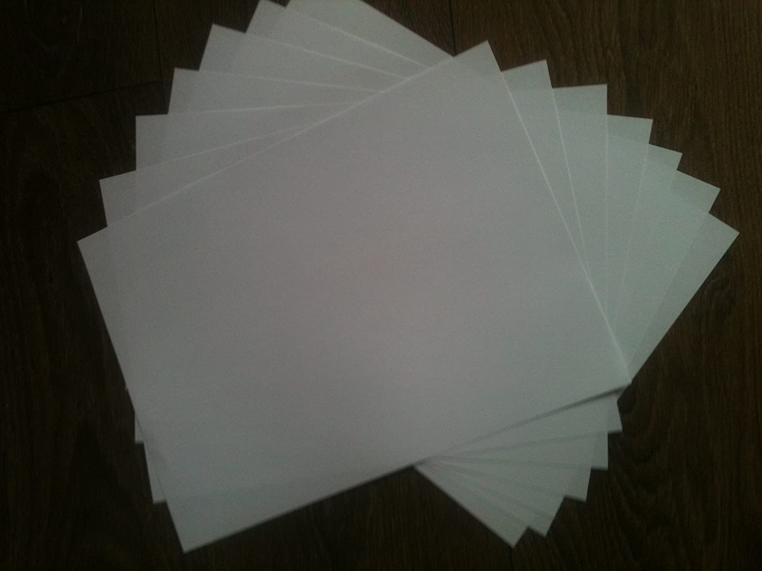 100 Sheets of A4 Self Adhesive photo paper in a GLOSSY finish. 145gsm. Glossy finish on one side