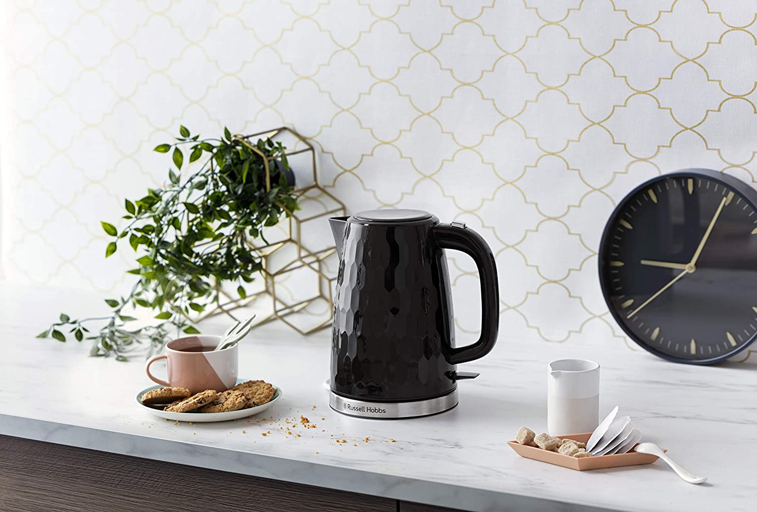 Russell Hobbs Honeycomb Electric 1.7L Cordless Kettle (Fast Boil 3KW, Black premium plastic, matt & high gloss finish - Image 3