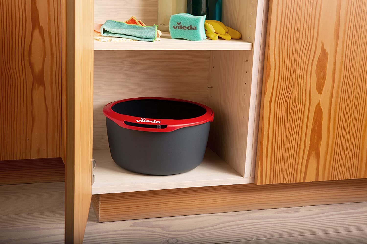 Vileda Spin & Clean System Mop and Bucket Set including 360° Spinning Mop for Cleaning Floors, Black / Red - Image 3