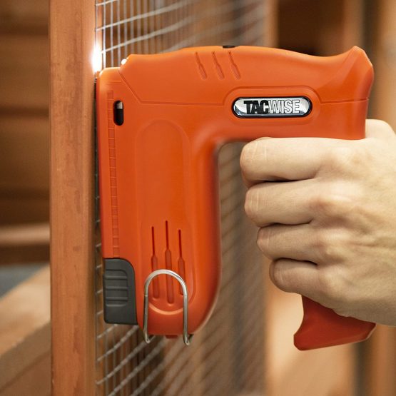 Tacwise 1564 Hobby 53-13EL Cordless 4V Nail Gun with 2000pcs Staples Electric Stapler, Orange - Image 4