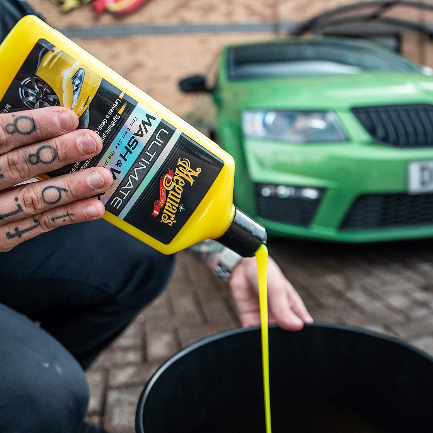 Meguiar’s DELKITV2 Deluxe Car Care Kit V2 including Hybrid Ceramic